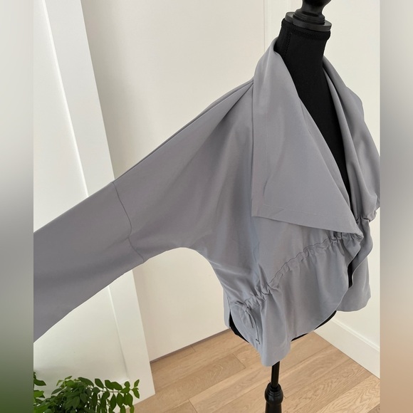 EVERSASSY Grey Short Jacket Shawl Collar Ruching Tie Back Contemporary Neutral - Picture 8 of 13